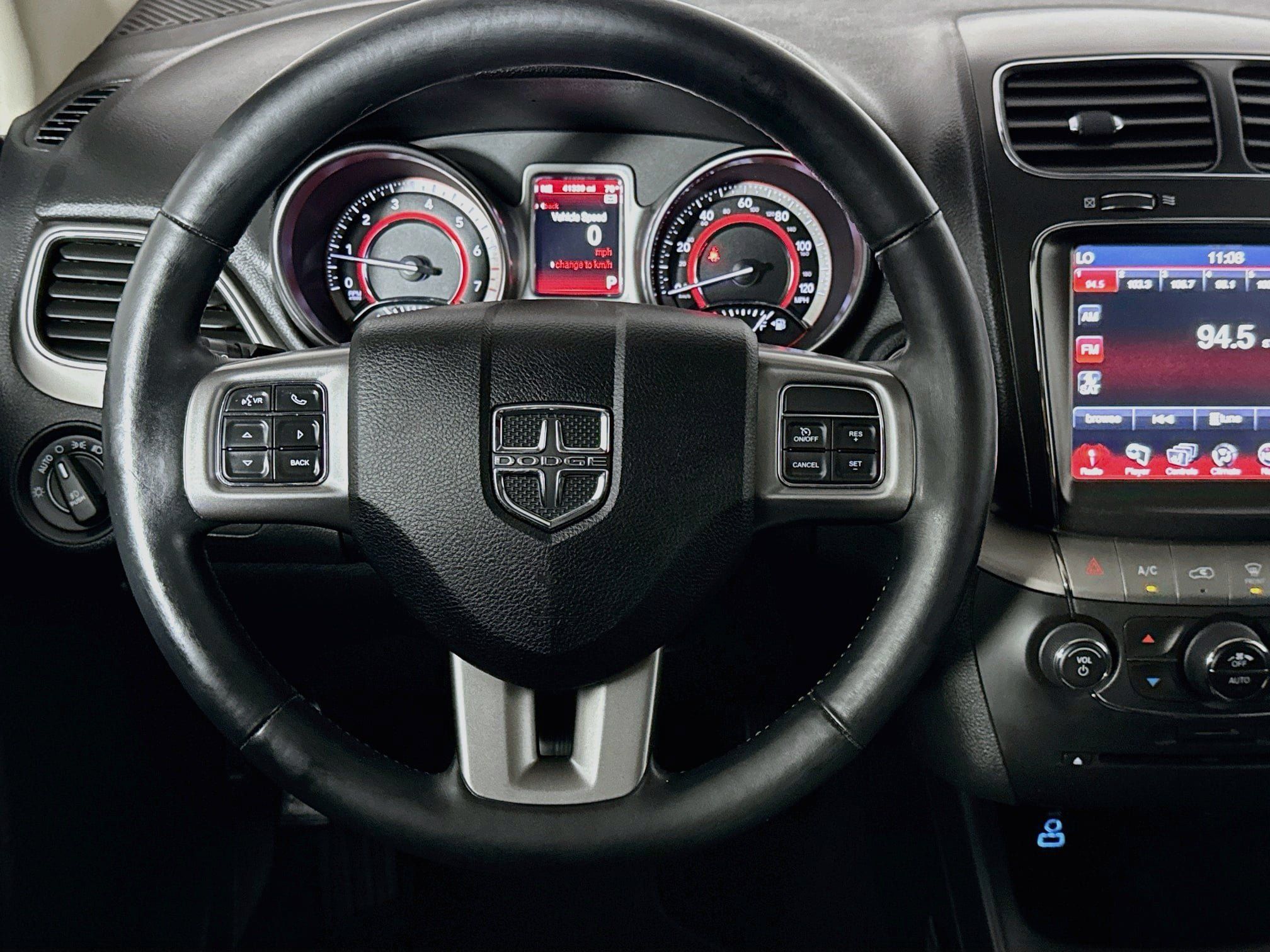 Used 2018 Dodge Journey Crossroad w/ Nav & Sun Group AWD/4WD image 25