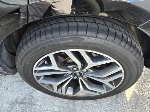 Used 2023 Land Rover Range Rover Evoque R-Dynamic S image 5