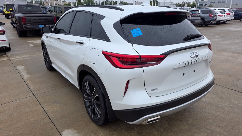 Used 2023 INFINITI QX50 Sensory AWD/4WD image 3