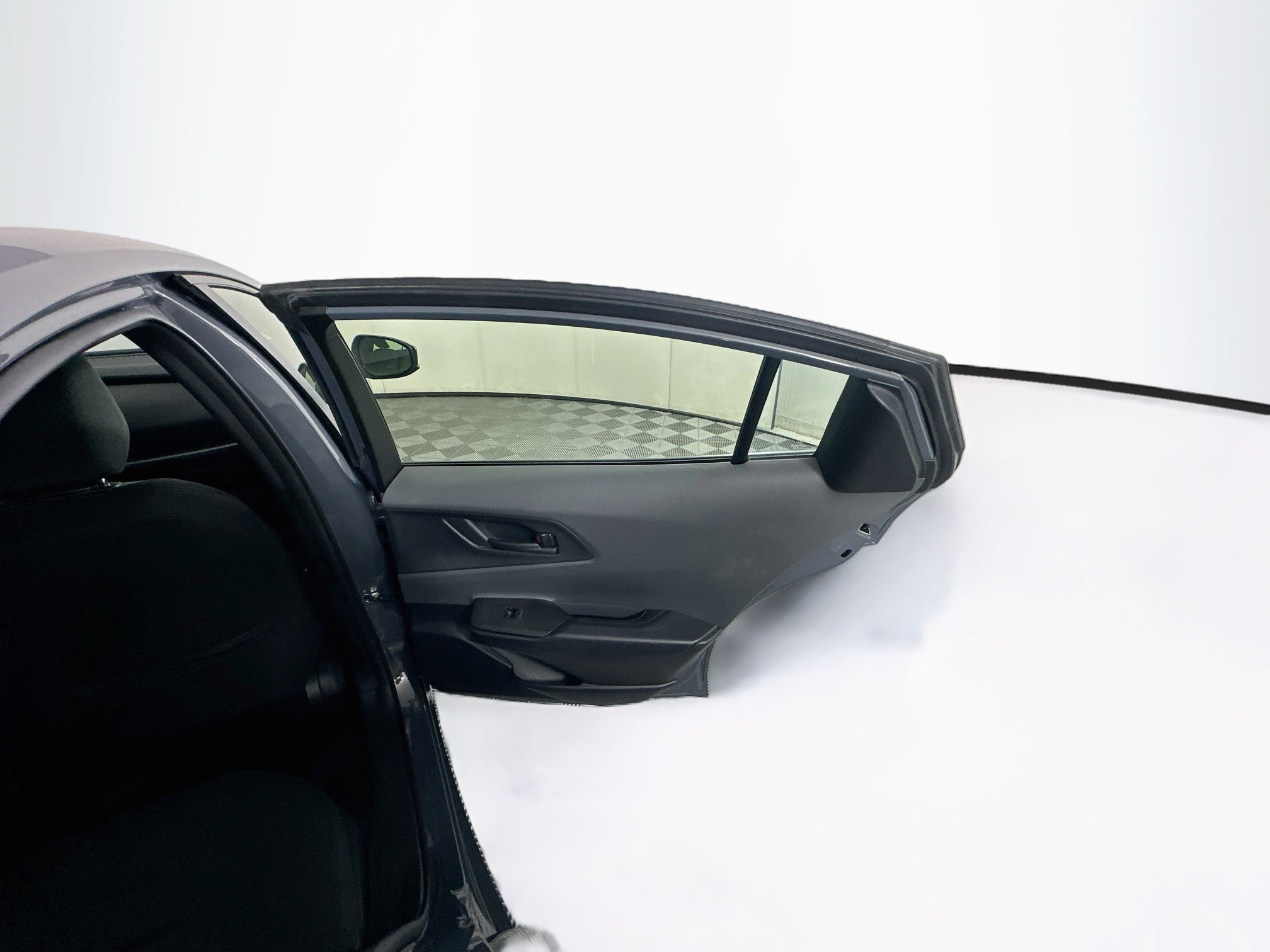 Used 2025 Toyota Prius LE FWD image 29