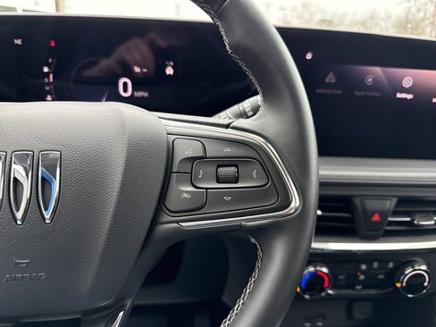 Used 2025 Buick Encore GX Preferred image 19