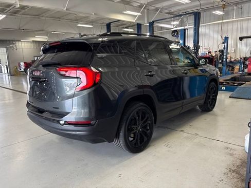 Used 2021 GMC Terrain SLT w/ Infotainment Package II AWD/4WD image 9
