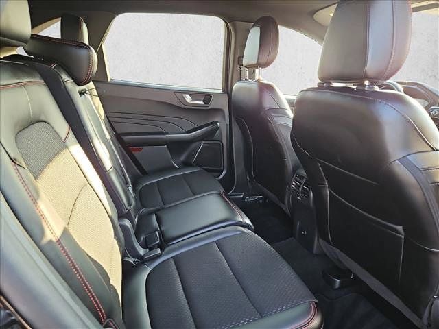Used 2025 Ford Escape ST-Line Select AWD/4WD image 19