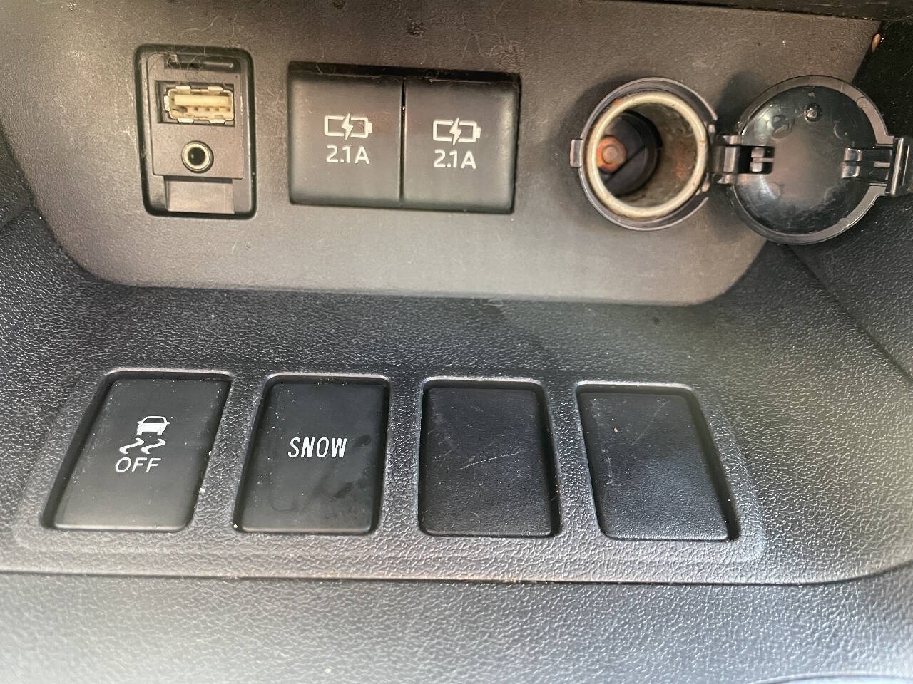 Used 2017 Toyota Highlander XLE FWD image 25