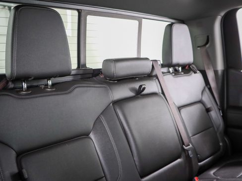 Used 2021 Chevrolet Silverado 1500 LT Trail Boss w/ Convenience Package II AWD/4WD image 31