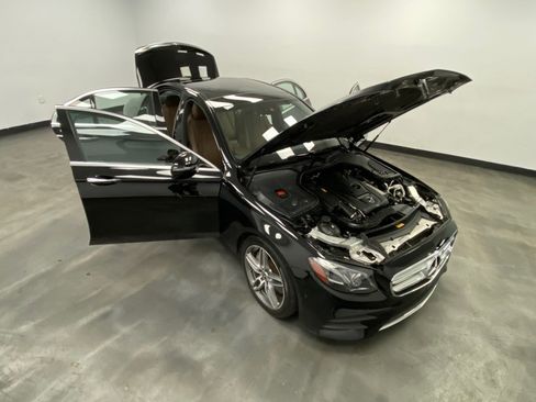 Used 2018 Mercedes-Benz E 300 4MATIC w/ Premium 2 Package image 51