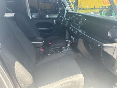 Used 2019 Jeep Wrangler Unlimited Sport image 23