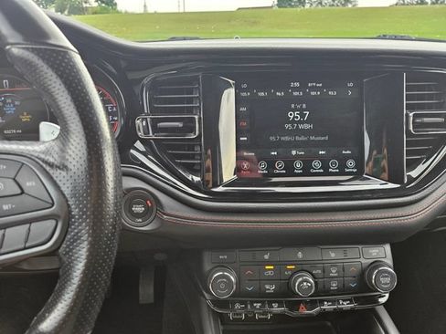 Used 2023 Dodge Durango GT RWD image 17