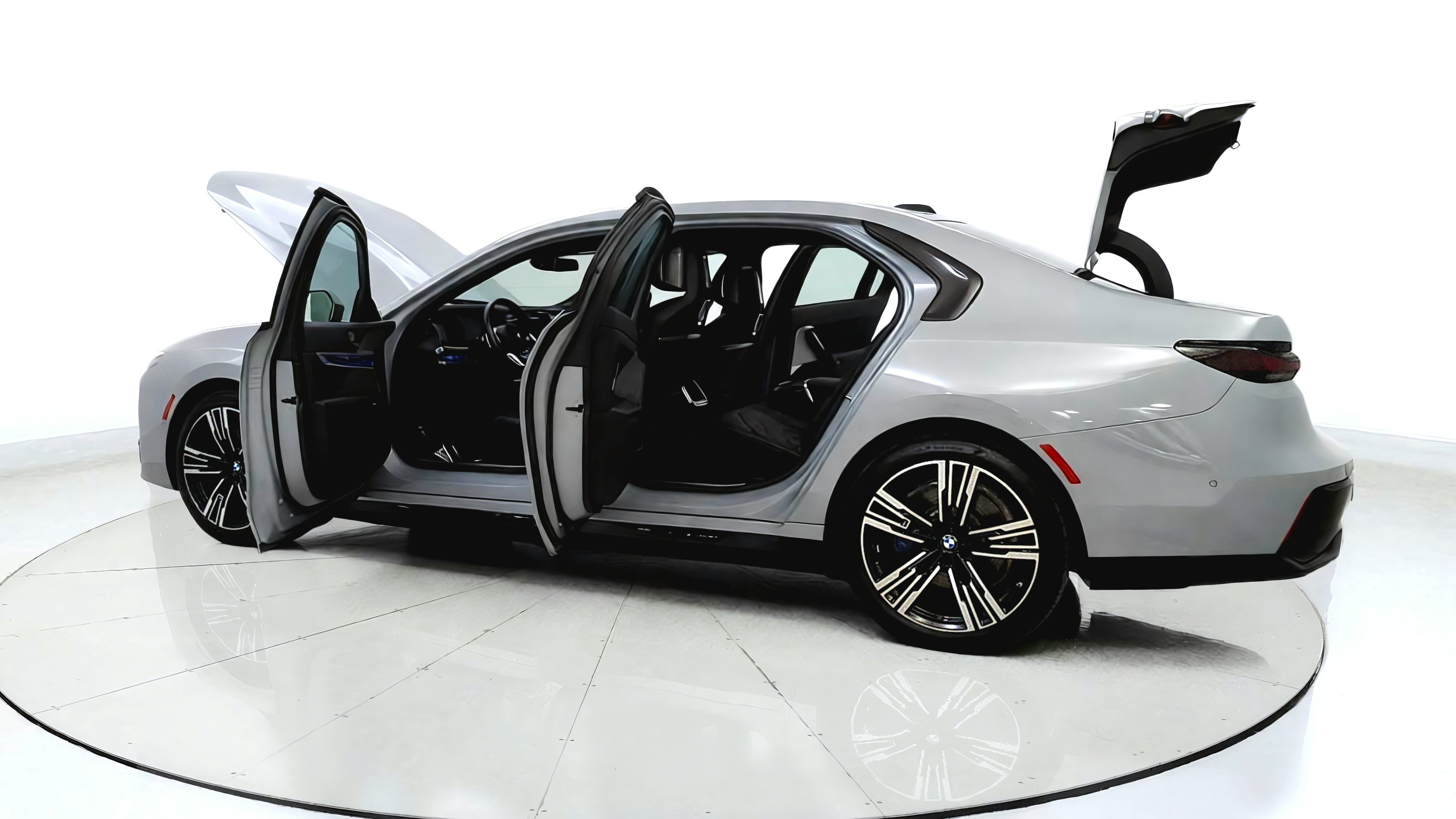 Used 2023 BMW i7 xDrive60 w/ Parking Assistance Package AWD/4WD image 12