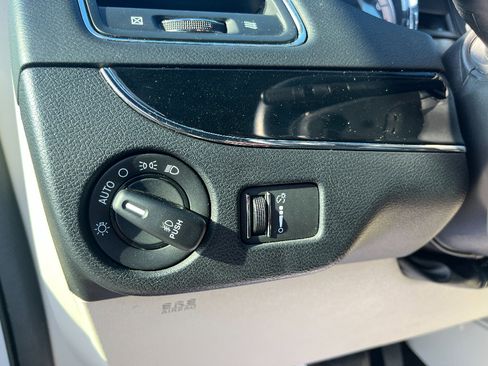 Used 2018 Dodge Grand Caravan SXT image 37