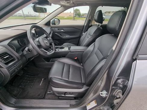 Used 2023 Nissan Rogue SV w/ SV Premium B Package FWD image 12