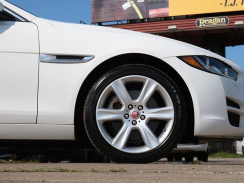 Used 2017 Jaguar XE Premium AWD/4WD image 5