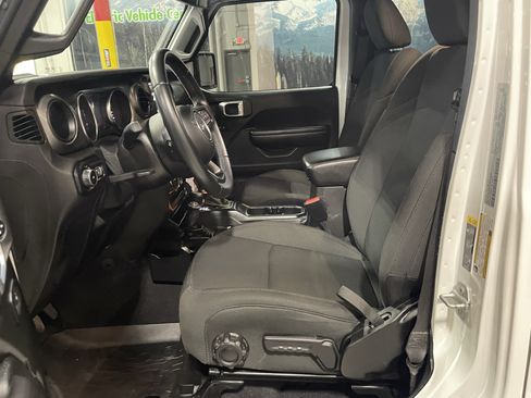 Used 2021 Jeep Wrangler Unlimited Sport w/ Sun And Sound Package AWD/4WD image 12
