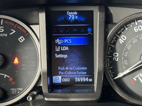 Used 2020 Toyota Tacoma TRD Sport w/ TRD Premium Sport Package AWD/4WD image 23