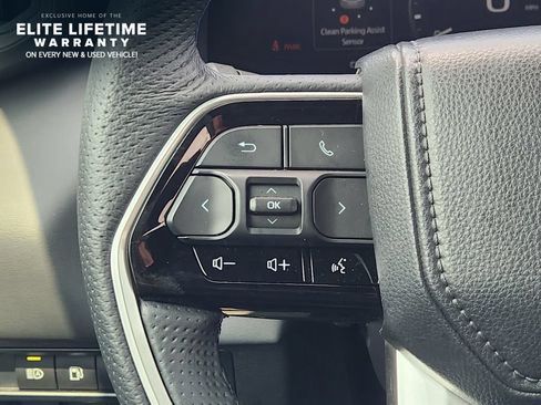 Used 2023 Toyota Sequoia Platinum AWD/4WD image 26
