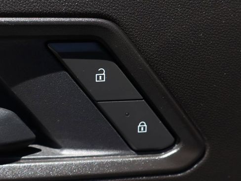 Used 2025 Chevrolet Colorado W/T w/ WT Custom Package RWD image 17