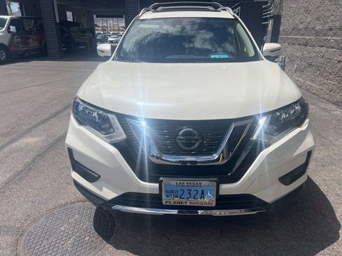 Used 2019 Nissan Rogue SV w/ Sun & Sound Touring Package FWD image 2