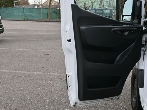 Used 2025 Mercedes-Benz Sprinter 2500 image 29