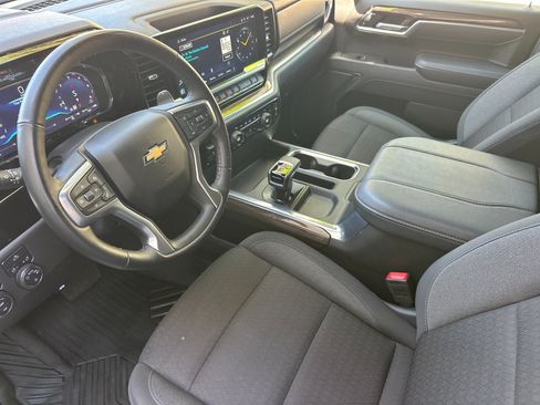 Used 2025 Chevrolet Silverado 1500 LT AWD/4WD image 10