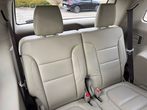 Used 2018 GMC Acadia Denali image 33