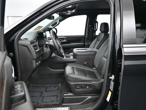 Used 2024 Chevrolet Suburban LT image 11