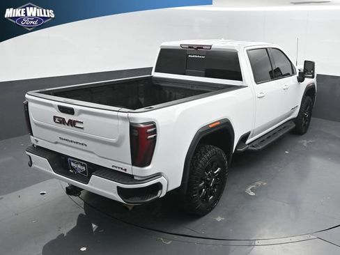 Used 2025 GMC Sierra 2500 AT4 AWD/4WD image 15