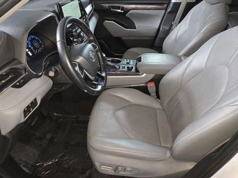 Used 2023 Toyota Highlander Limited AWD/4WD image 13
