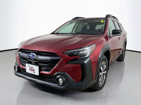 Used 2025 Subaru Outback Premium AWD/4WD image 4