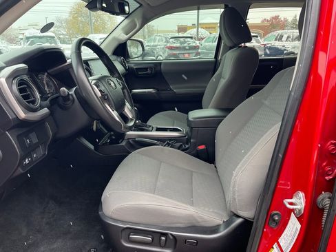 Certified 2022 Toyota Tacoma SR5 image 10