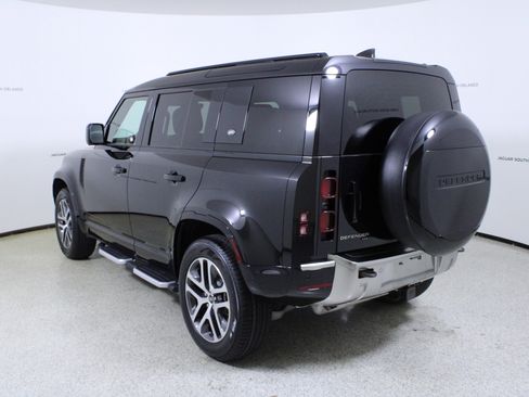 Used 2023 Land Rover Defender 110 SE AWD/4WD image 5