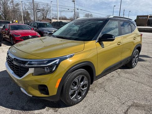 Certified 2024 Kia Seltos S image 3