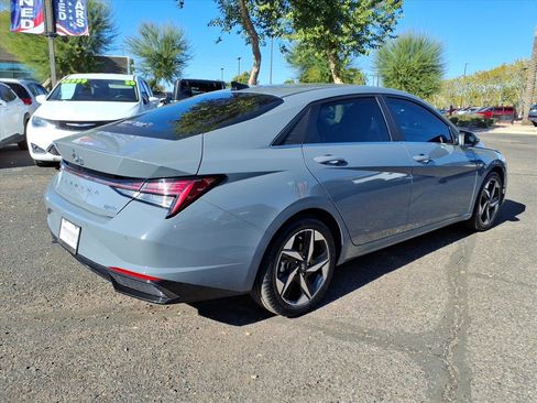 Certified 2022 Hyundai Elantra Limited image 5