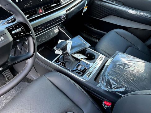 New 2027 Kia Carnival SX w/ Dark Edition Package FWD image 12