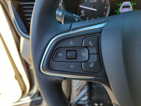 Used 2023 Buick Envision Avenir image 23