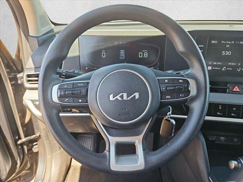Used 2023 Kia Sportage LX FWD image 13