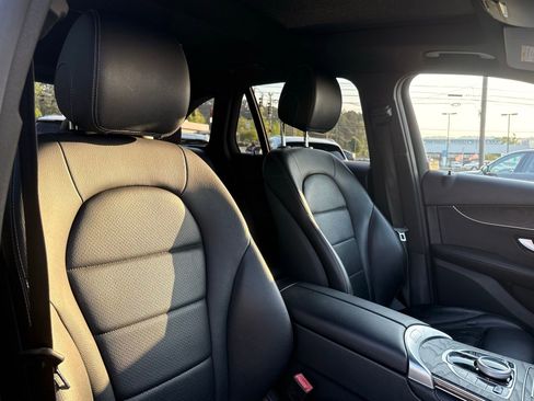Used 2018 Mercedes-Benz GLC 300 4MATIC image 33