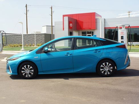 Used 2021 Toyota Prius Prime XLE image 13