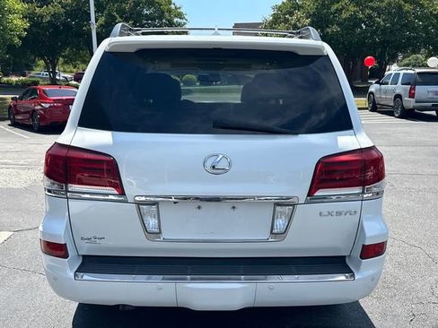 Used 2014 Lexus LX 570 4WD image 4