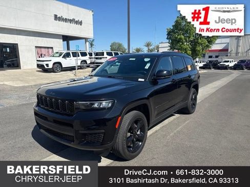 Certified 2023 Jeep Grand Cherokee L Altitude AWD/4WD image 1