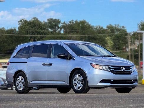 Used 2014 Honda Odyssey LX image 1