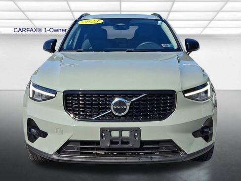 Certified 2023 Volvo XC40 B5 Plus w/ Climate Package AWD/4WD image 2