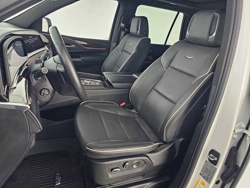 Used 2023 Cadillac Escalade Premium Luxury w/ Performance Package image 23