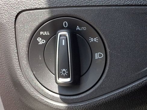Certified 2023 Volkswagen Atlas Cross Sport SE w/ Panoramic Sunroof Package AWD/4WD image 24