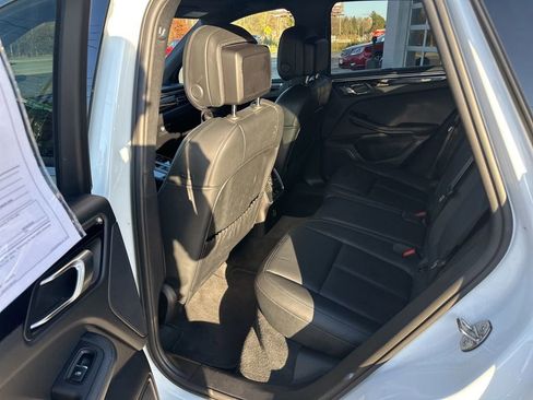 Used 2023 Porsche Macan image 30