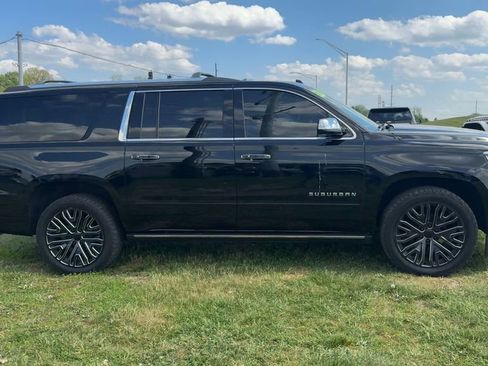 Used 2019 Chevrolet Suburban Premier w/ Premier Plus Edition AWD/4WD image 8