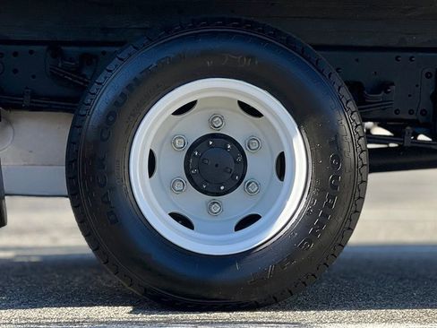 Used 2024 Isuzu NPR image 30