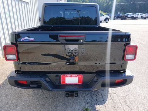 Used 2023 Jeep Gladiator Sport AWD/4WD image 5
