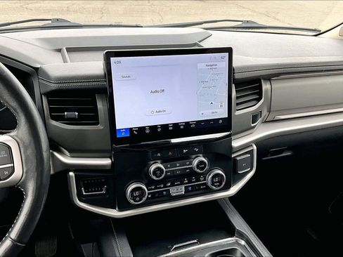 Used 2024 Ford Expedition XLT AWD/4WD image 6