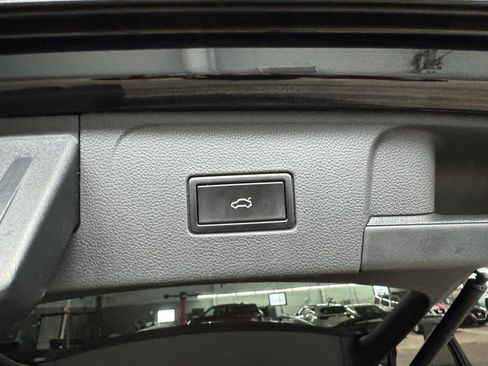 Used 2019 Volkswagen Atlas SE w/ Panoramic Sunroof Package image 15