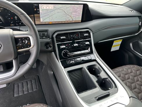 New 2026 Nissan Armada Platinum Reserve image 31